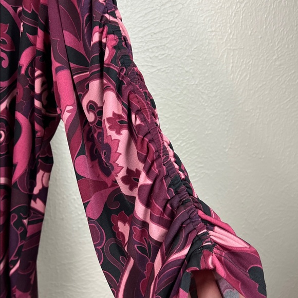 Susan Graver Pink Paisley Ruched 3/4 Sleeve Top 2X - Picture 3 of 8